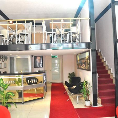 Bade 2 Hotel Istanbul Bagian luar foto